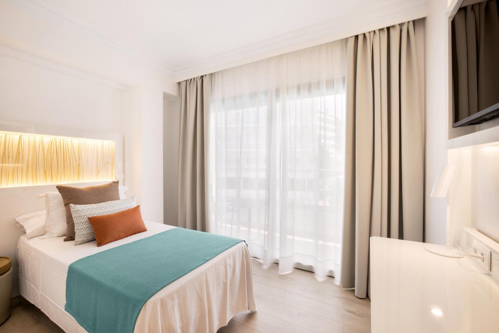 Large Single Room