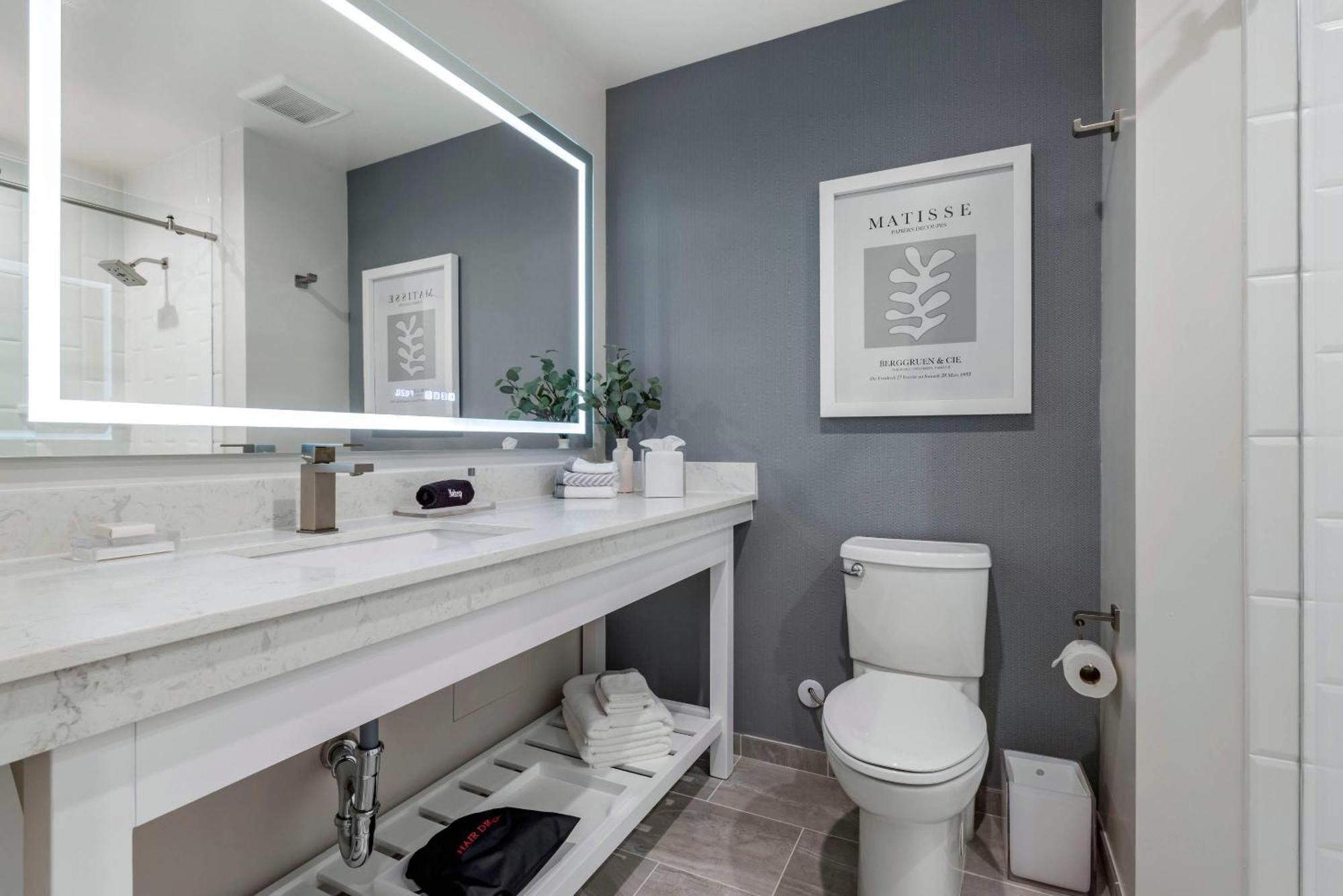 King Suite - Non Smoking