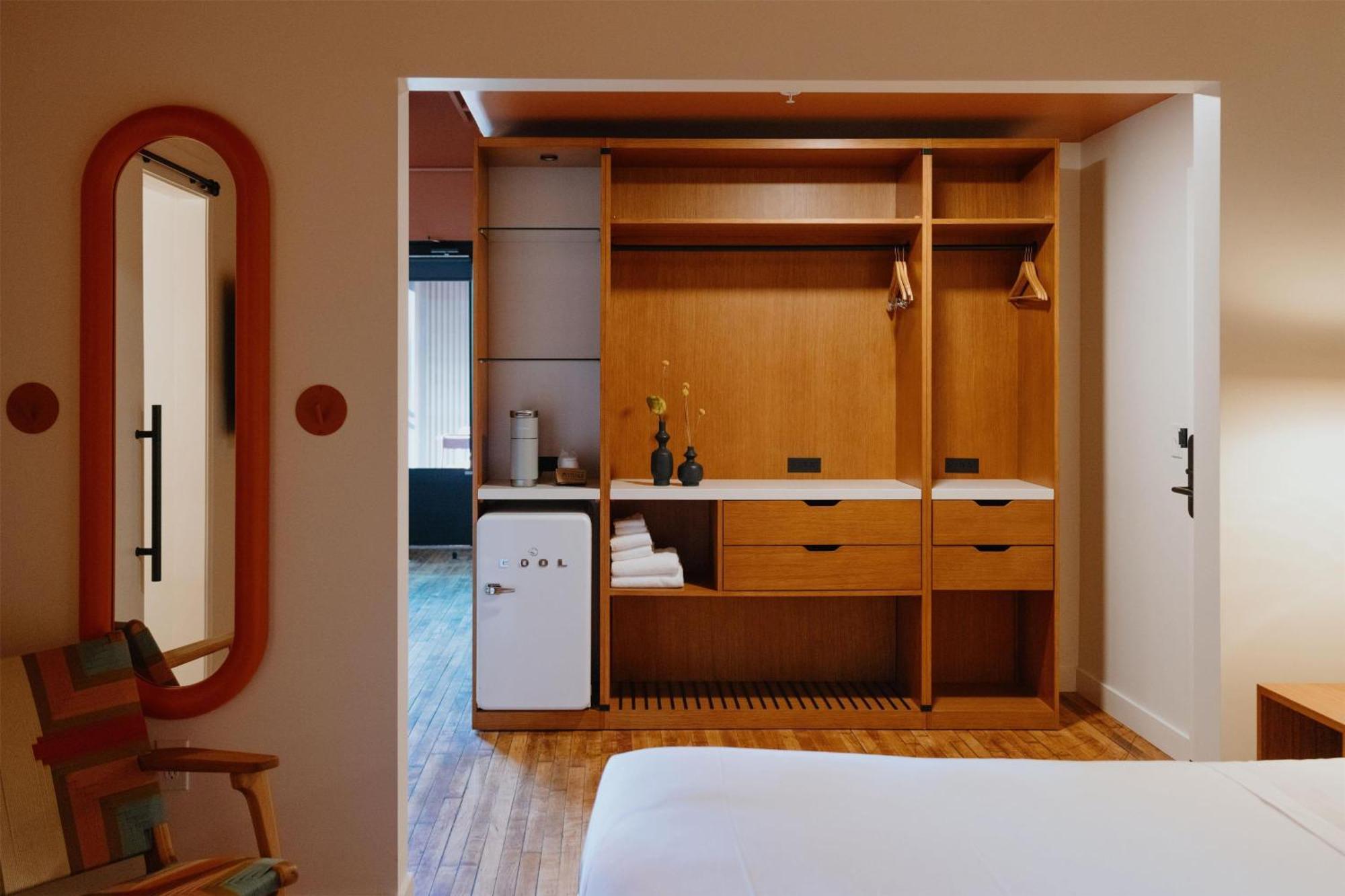 King Room with Balcony and Pool View,1694605989:JPEG