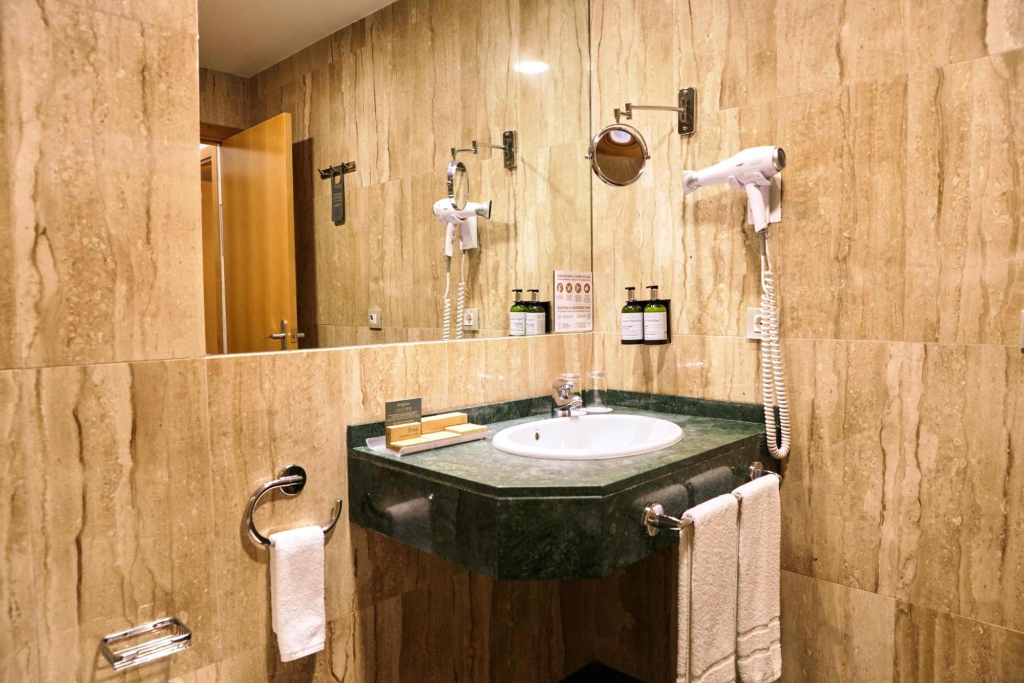 Classic Double Room,1697787113:JPEG