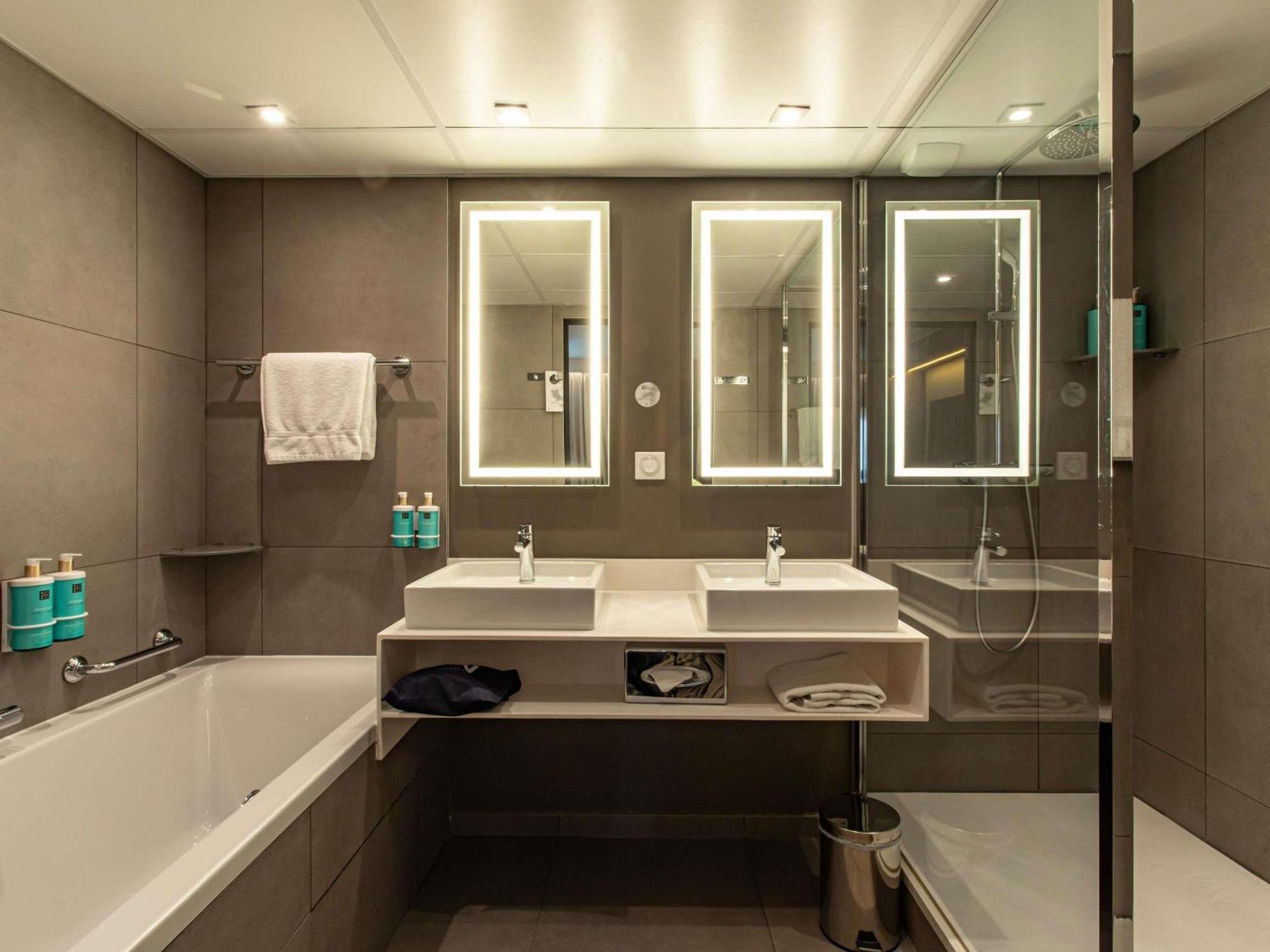 Suite King com Sofá