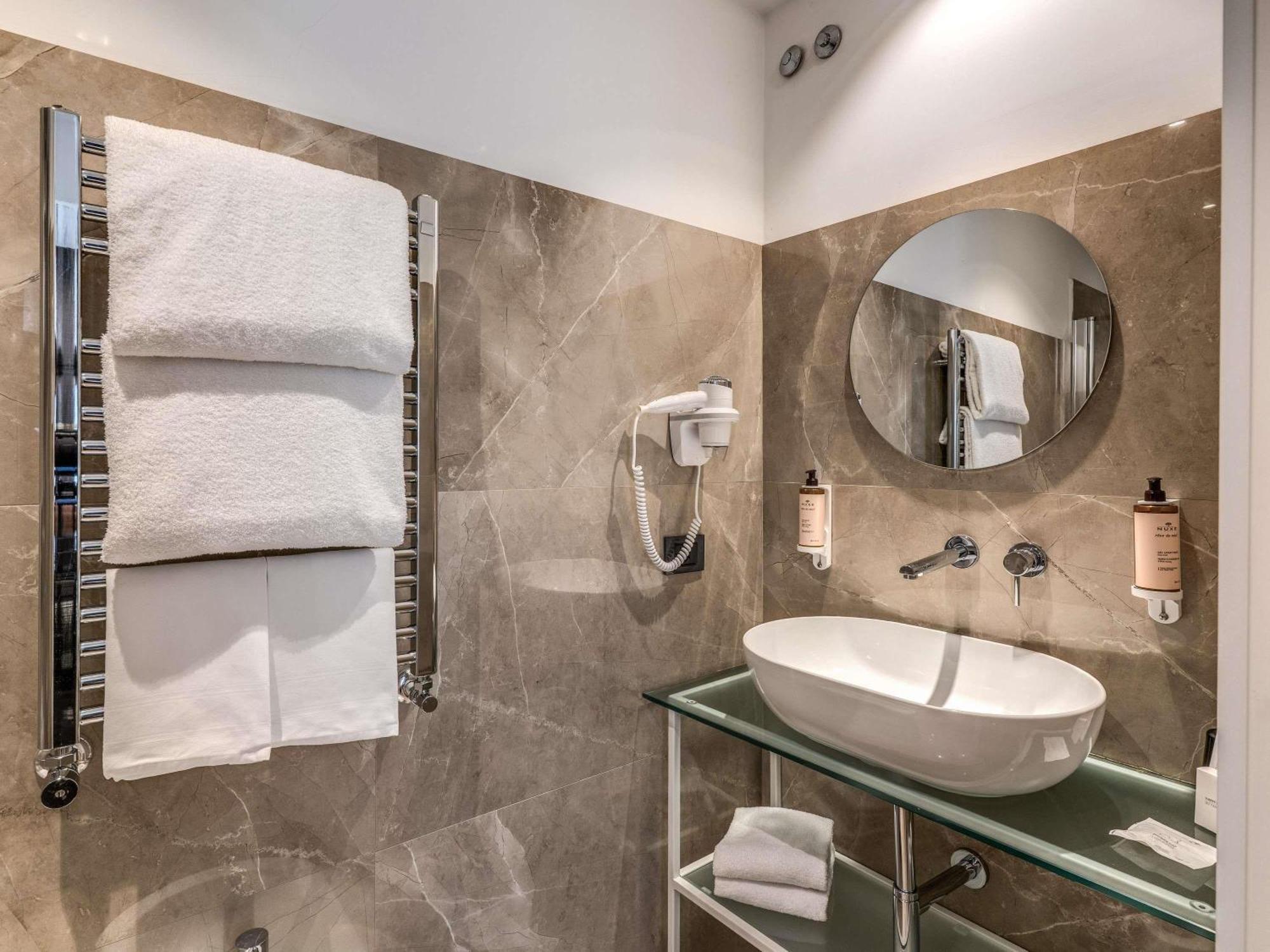 Standard Room with One Double Bed or Two Single Bed Internal view,1718503826:JPEG