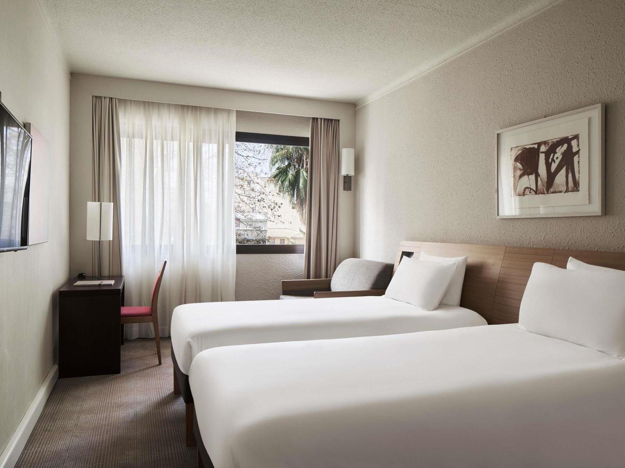 Standard Twin Room, 2 single beds and 1 single sofa bed