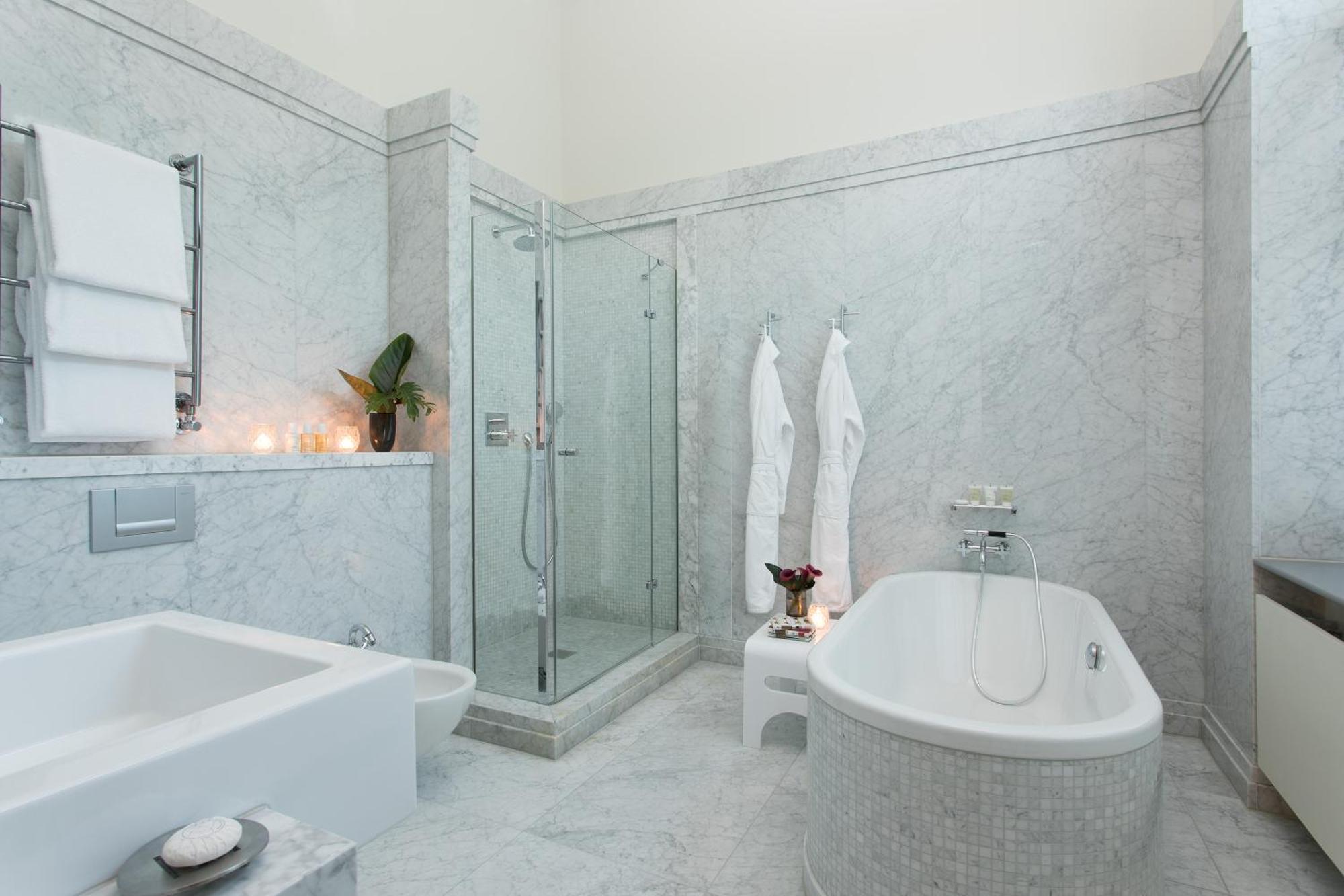 Deluxe One Bedroom Suite,1742570655:JPEG