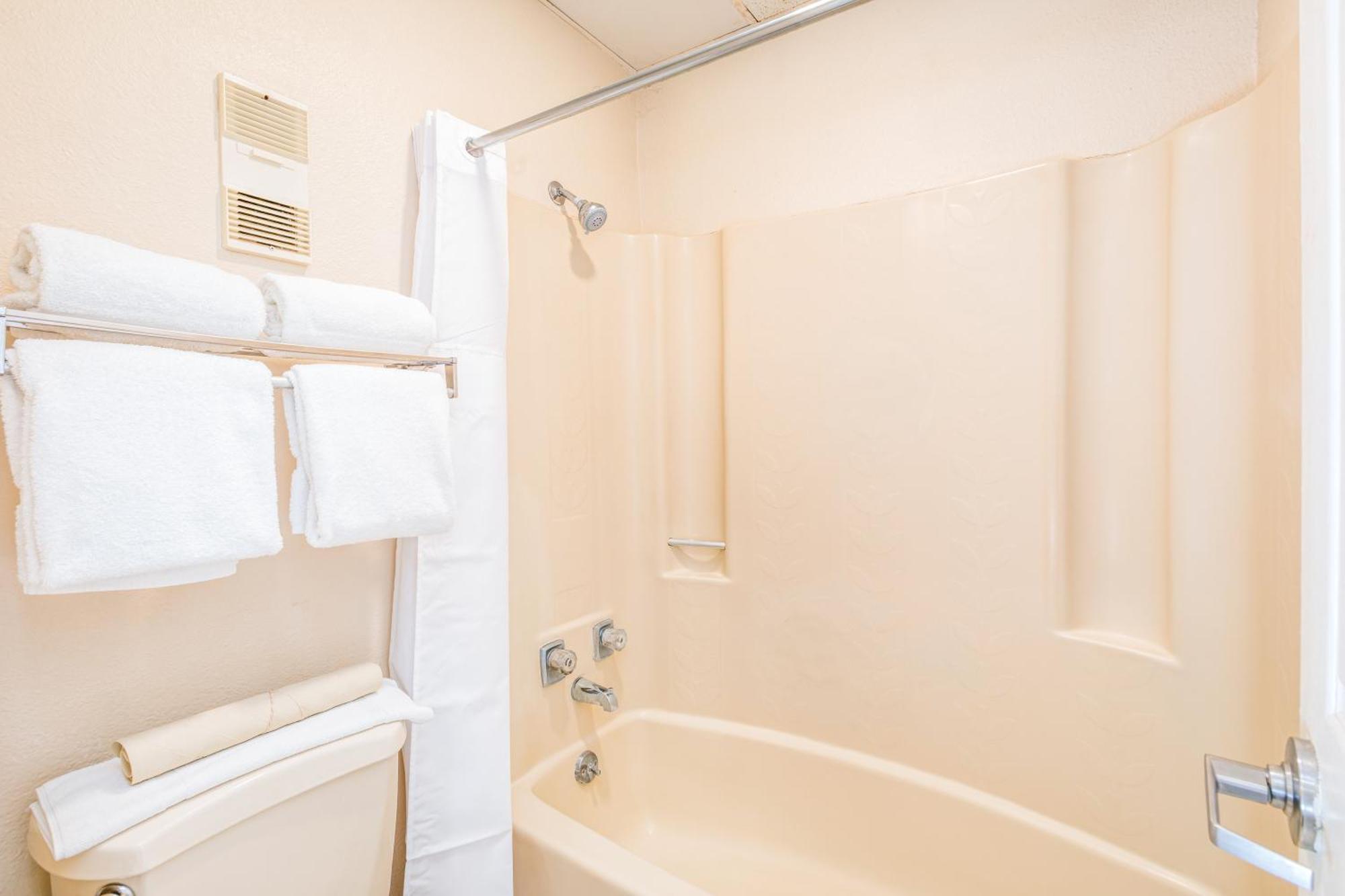 One-Bedroom Suite,1742640721:JPEG