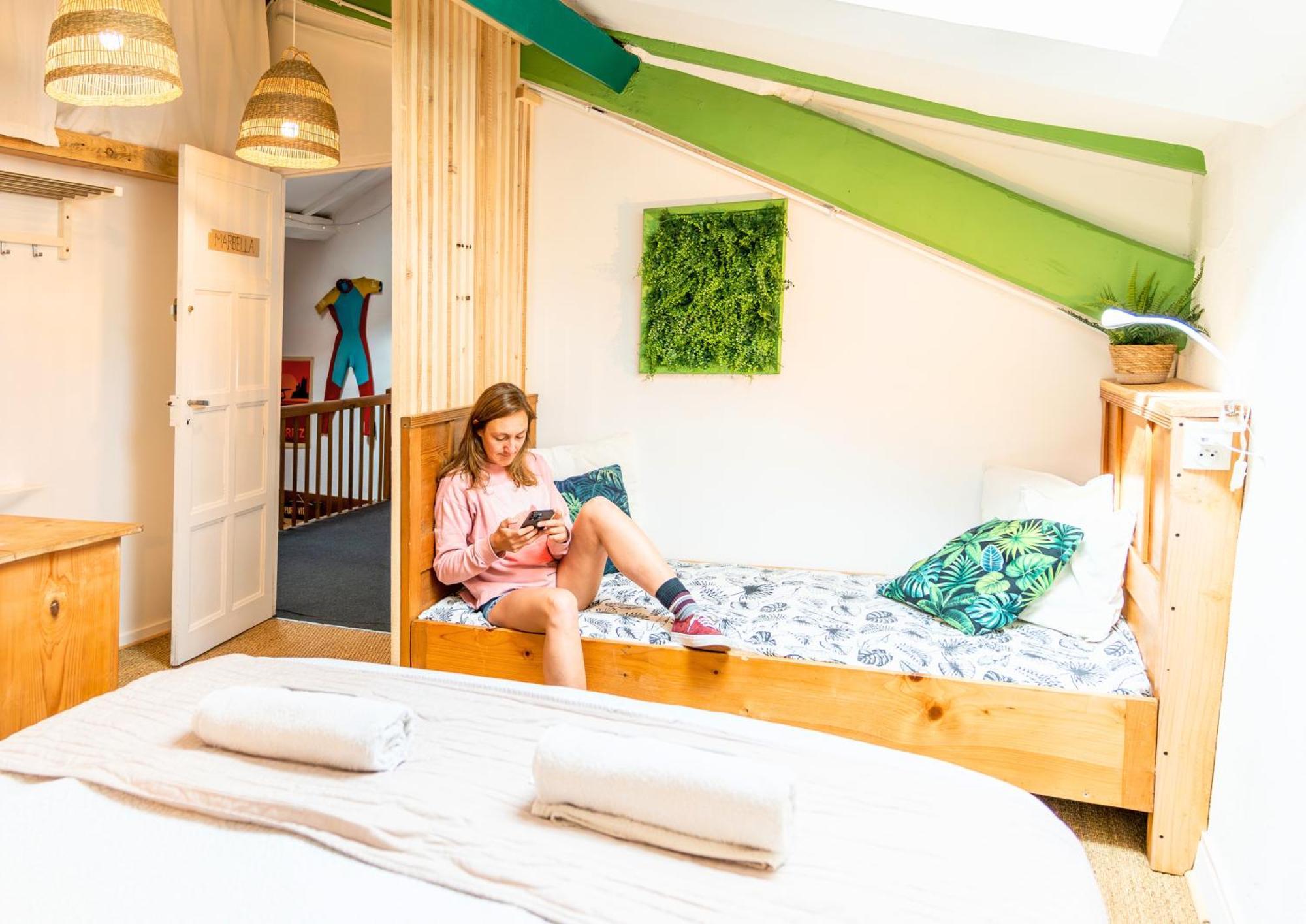 Tweepersoonskamer met Gedeelde Badkamer