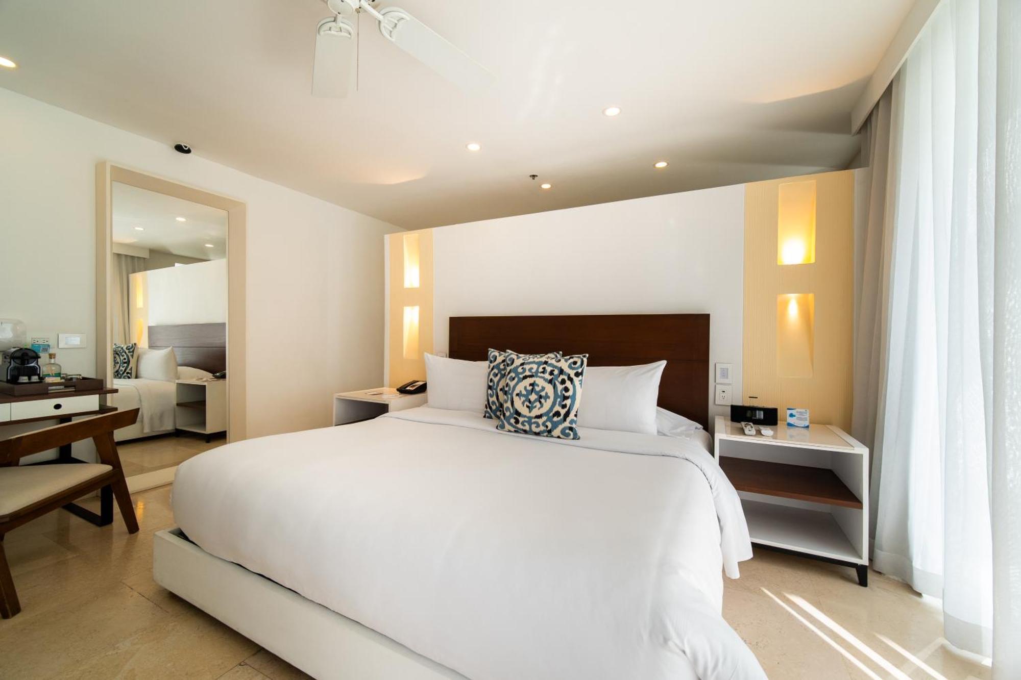 Junior King Suite with Garden View,1756449716:JPEG