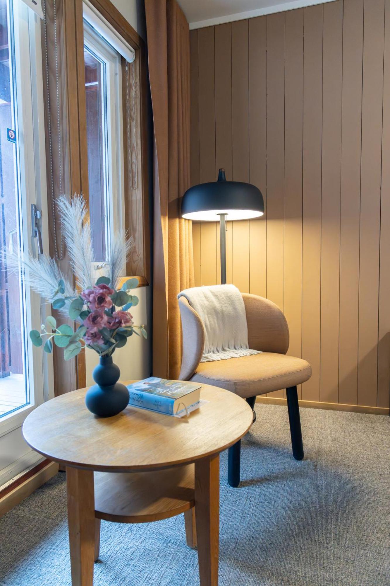 Zweibettzimmer mit Balkon