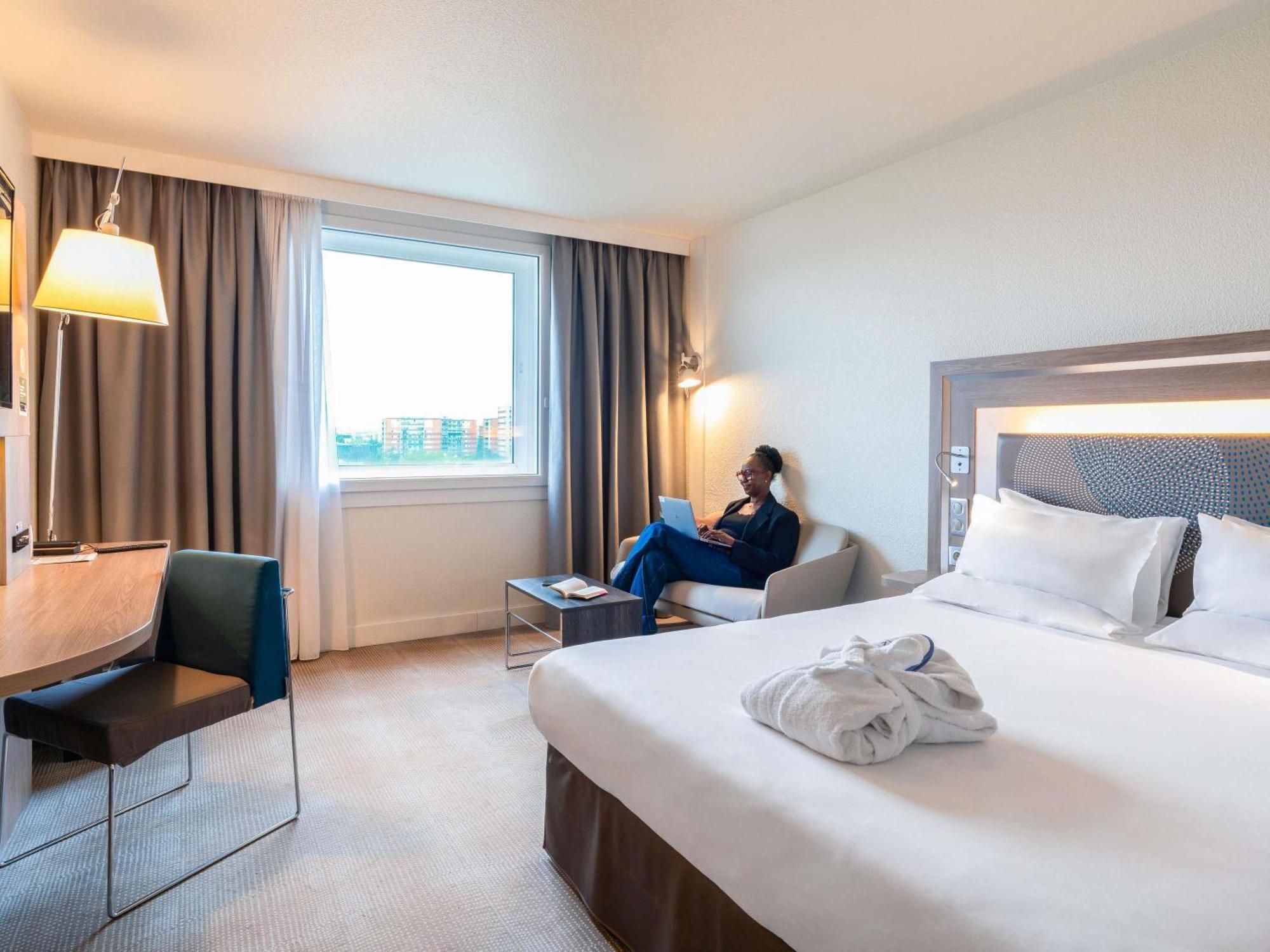 Executive Queen Room Eiffel Tower View