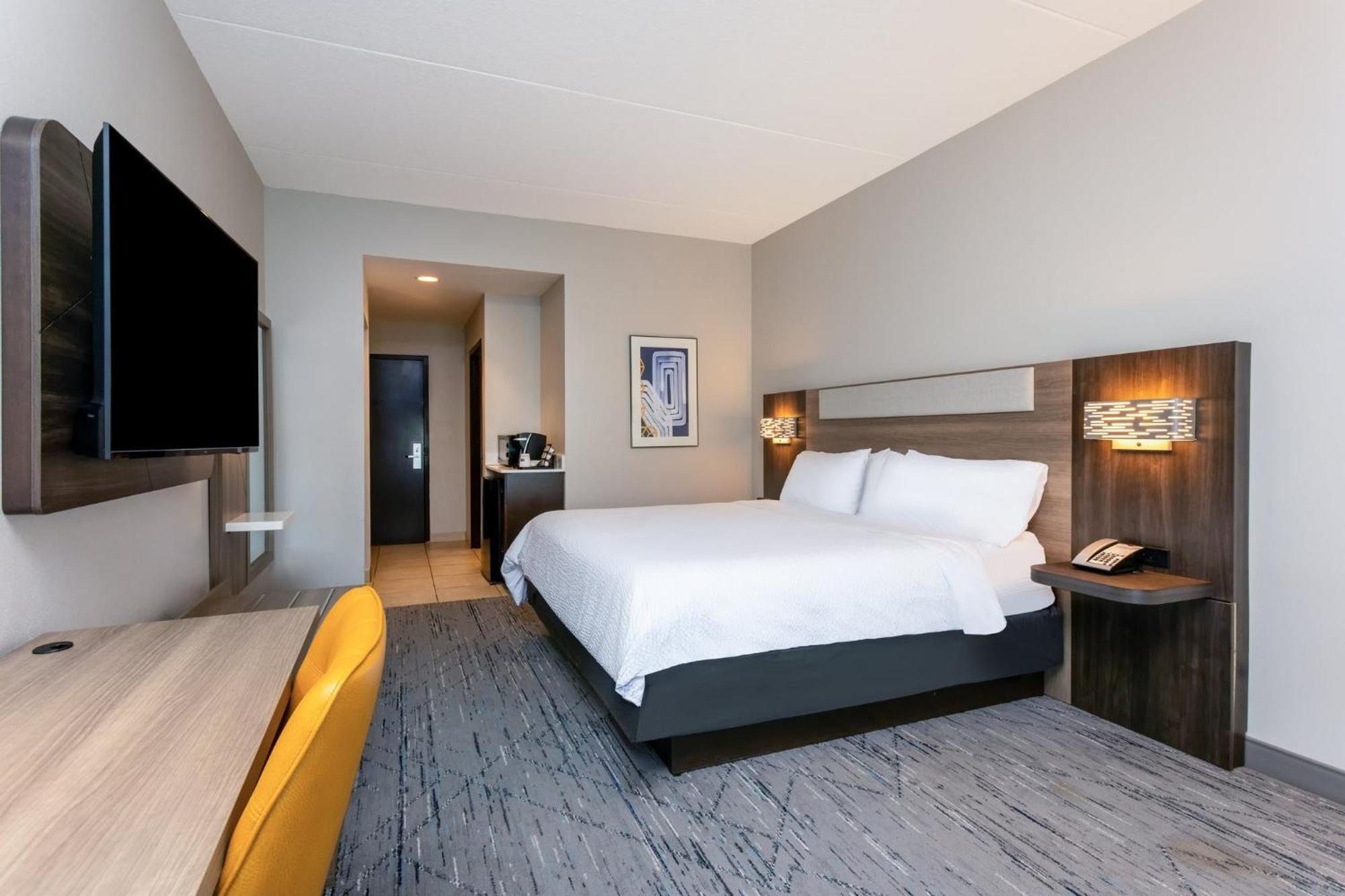 King Room - Mobility Access/Hearing Accessible