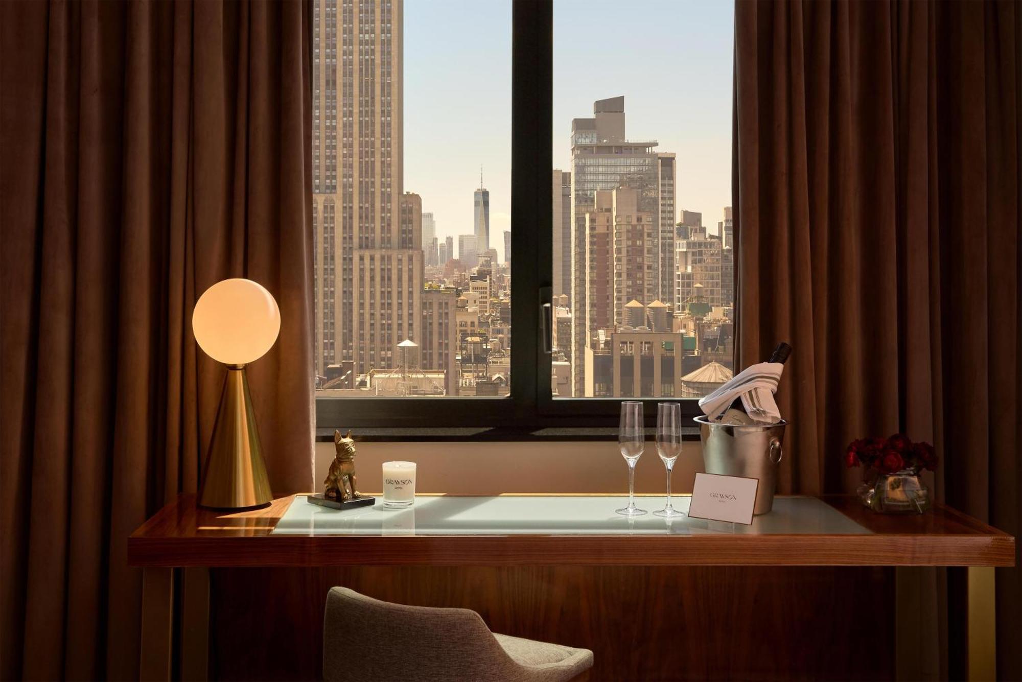 King Room Empire View