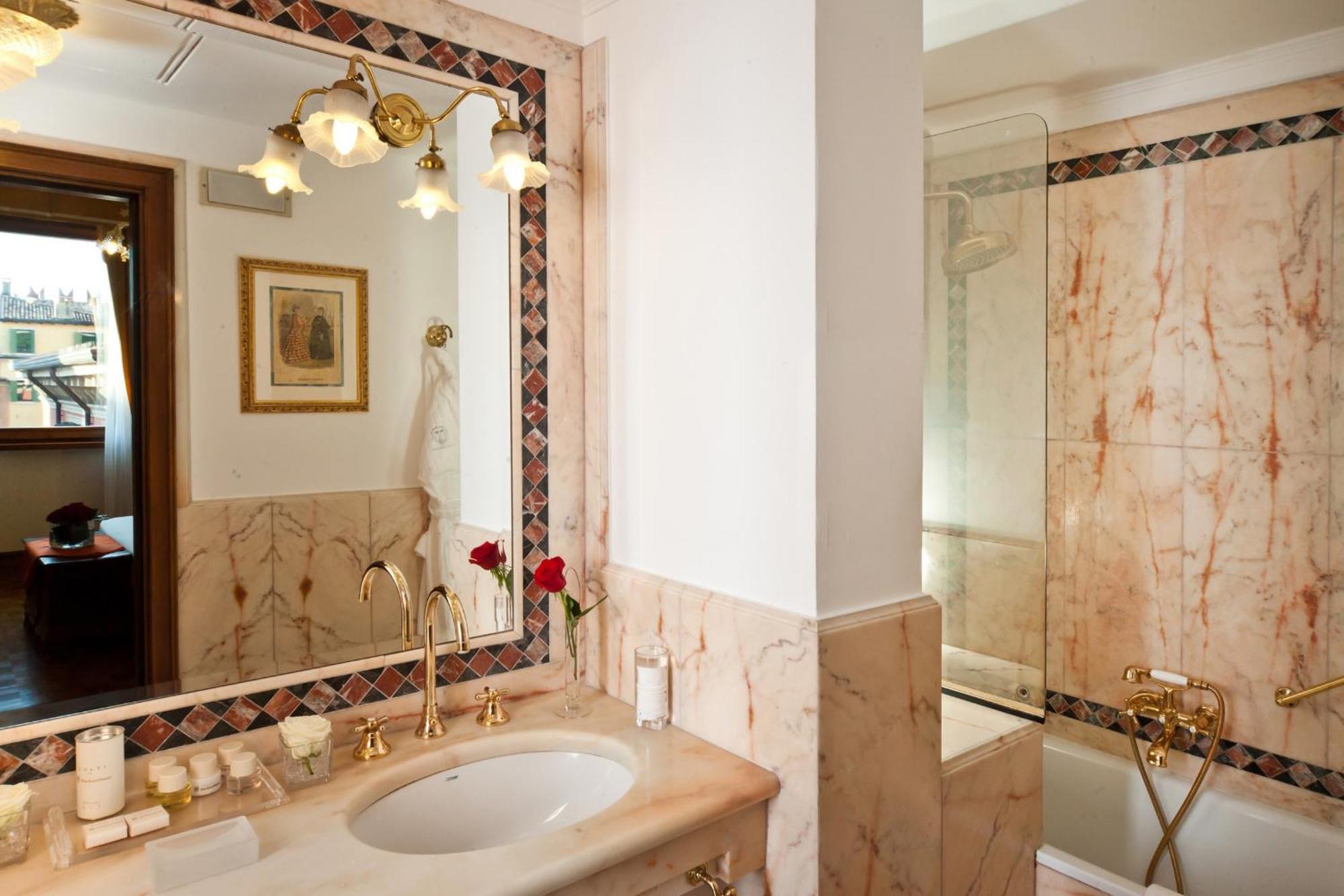 Junior Suite,1683804173:JPEG