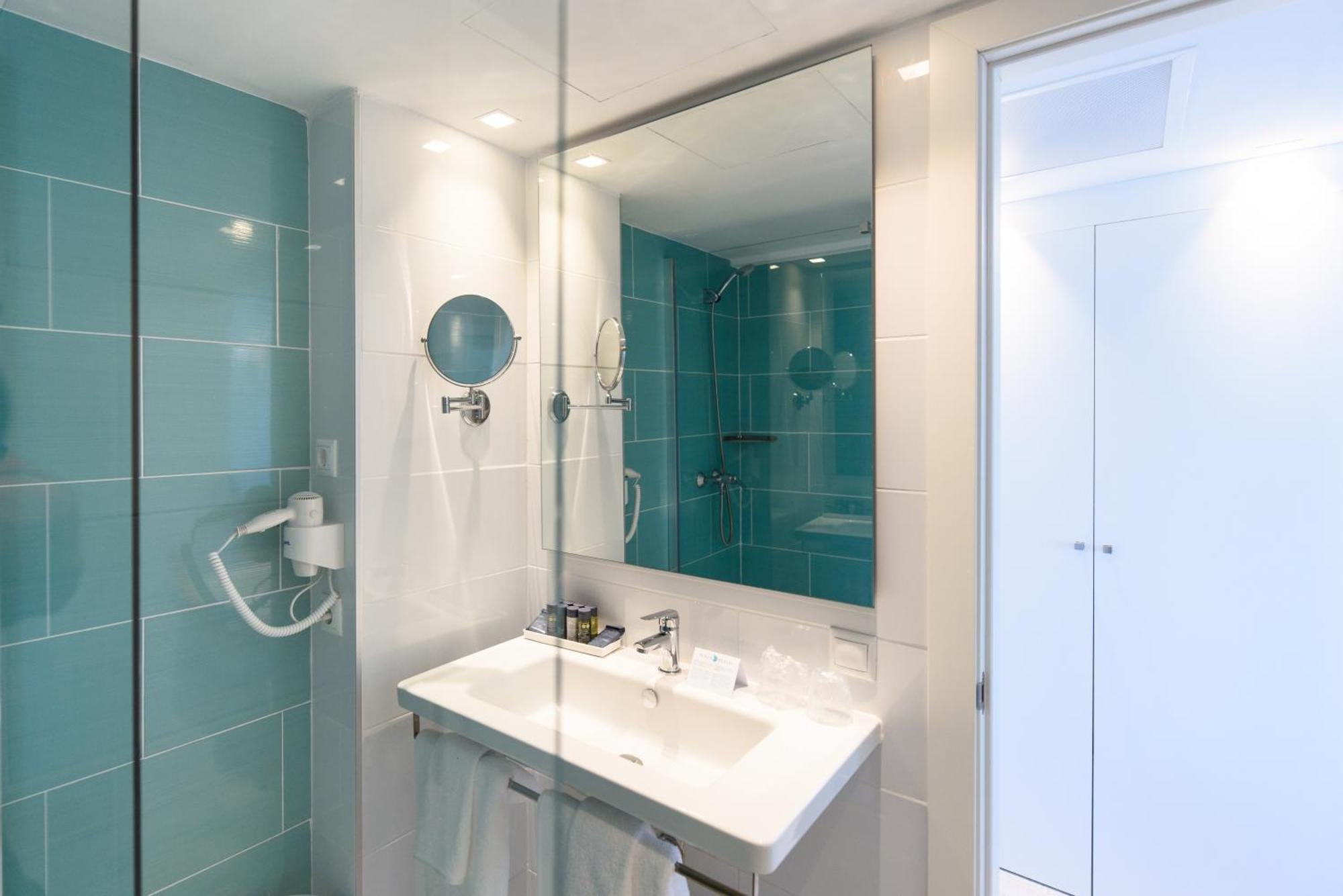 Standard Double or Twin Room,925006060:JPEG