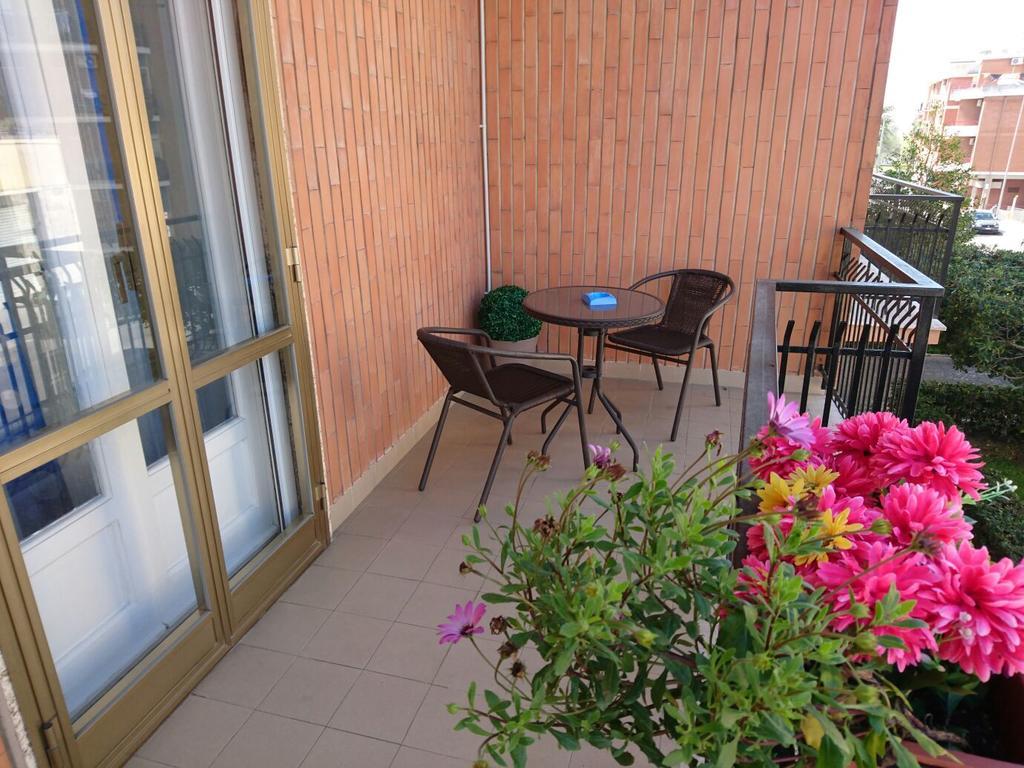 Double or Twin Room Private External Bathroom