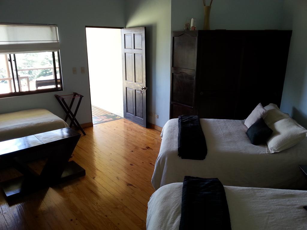 Family Room with A/C,222188249:JPEG