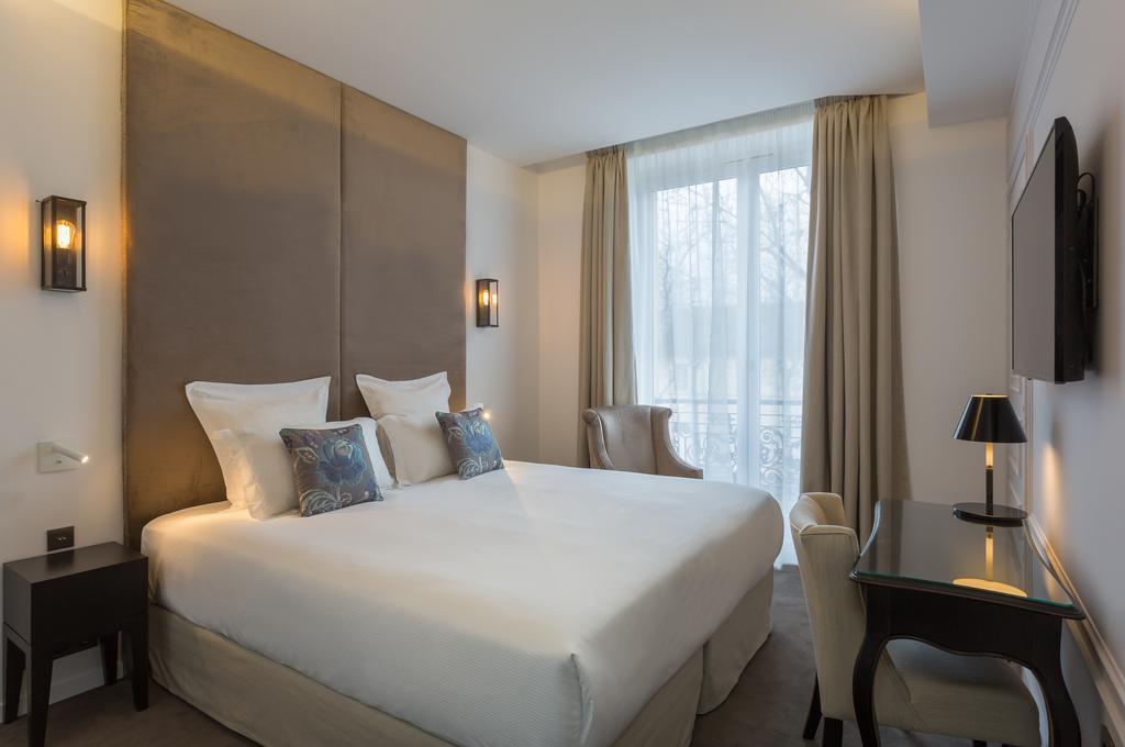 Double Room Marquise - Eiffel Tower Side View,268368405:JPEG