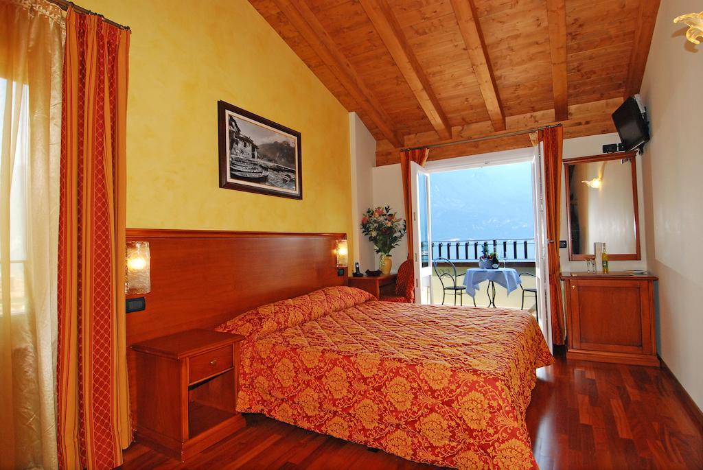 Superior Double or Twin Room with Balcony and Lake View,233575738:JPEG