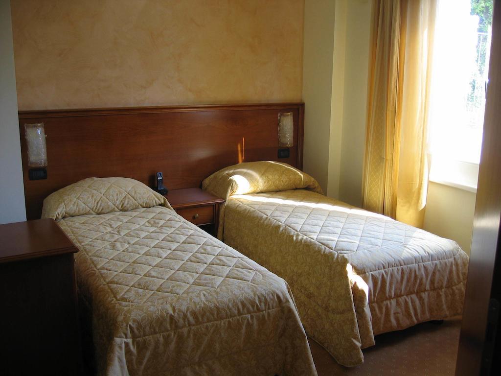 Double or Twin Room with Mountain View,233575840:JPEG