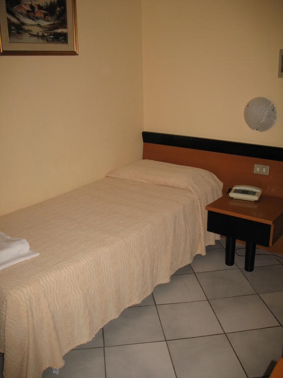 Single Room Balcony,249118761:JPEG