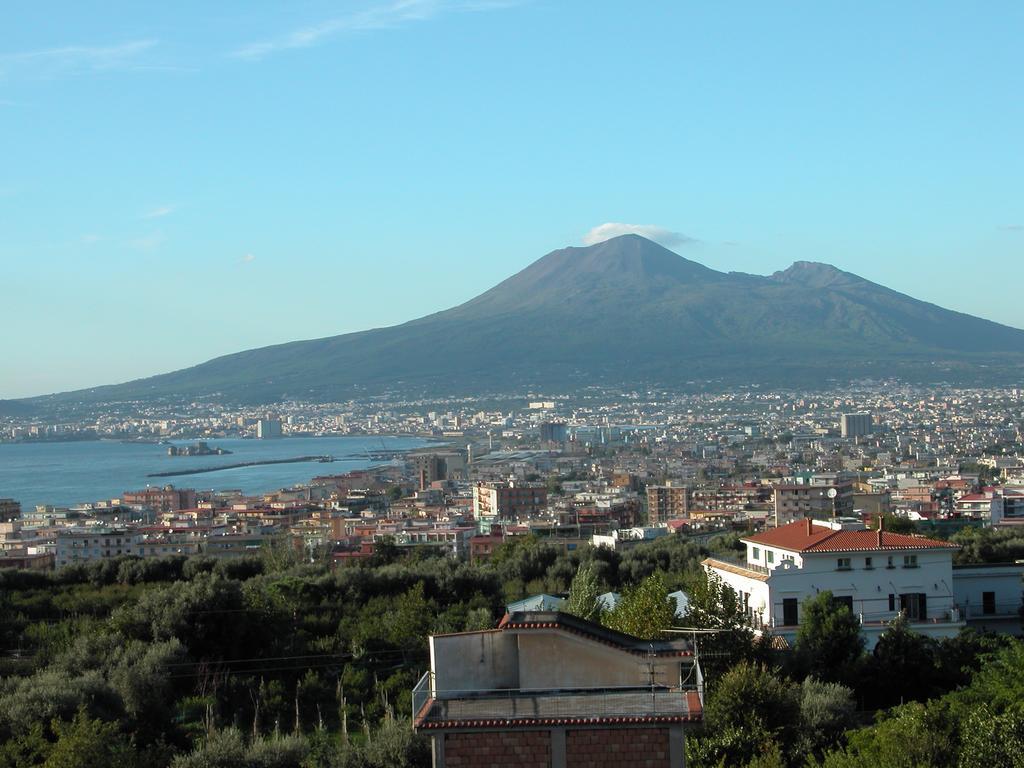 Doppelzimmer mit Balkon und Meerblick