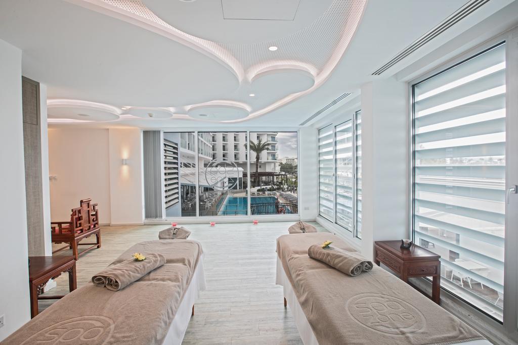 Deluxe Double or Twin Room with Sea View,318453325:JPEG