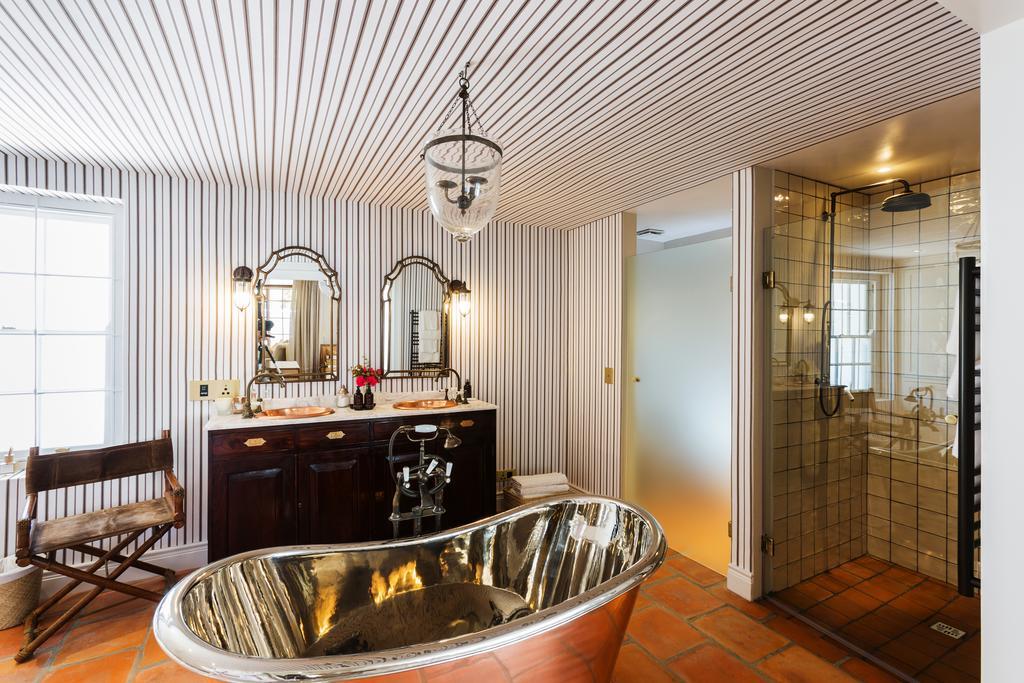 Deluxe King Suite,827718926:JPEG