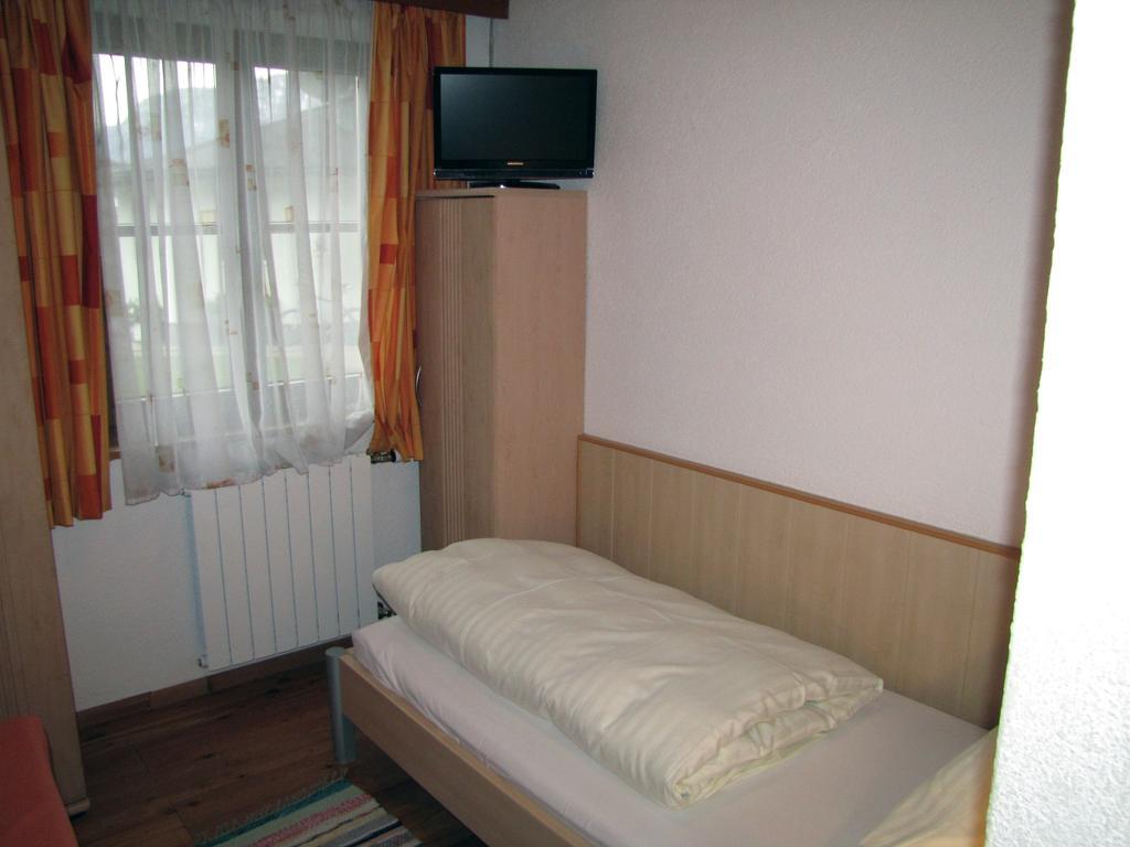 Single Room with Bathroom,338746330:JPEG