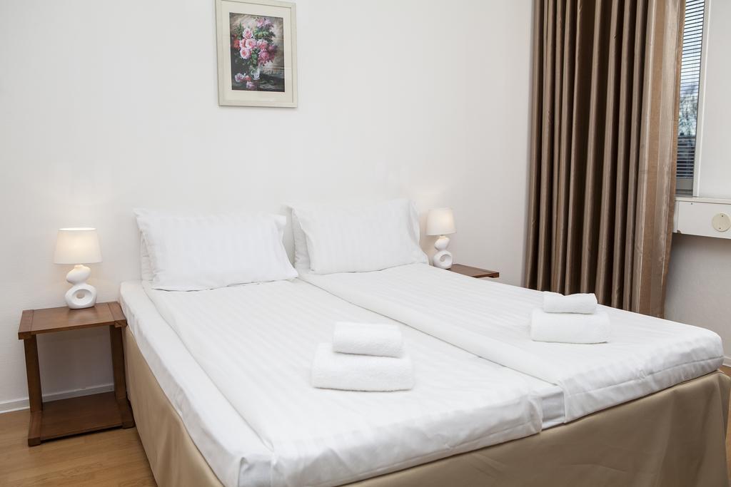 Twin Room with Shared Bathroom without Window,687188709:JPEG