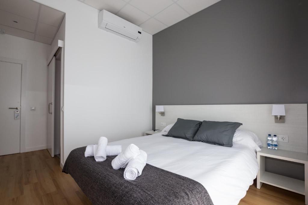 Double Room with Balcony,37426582:JPEG
