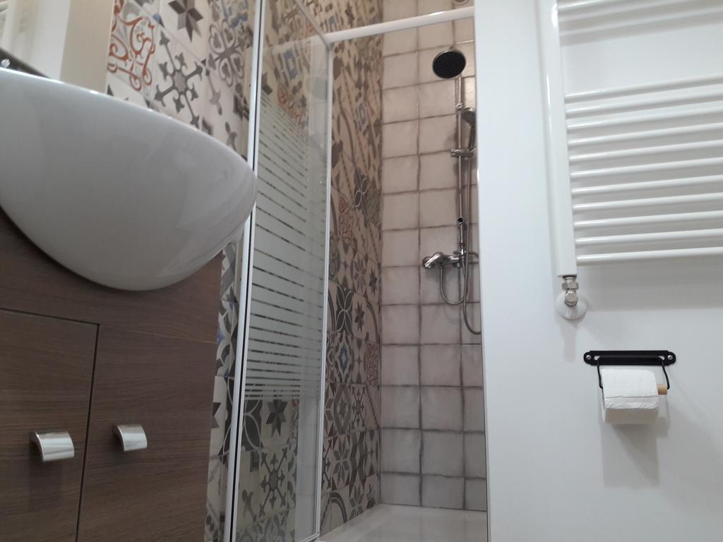 Double or Twin Room Private External Bathroom