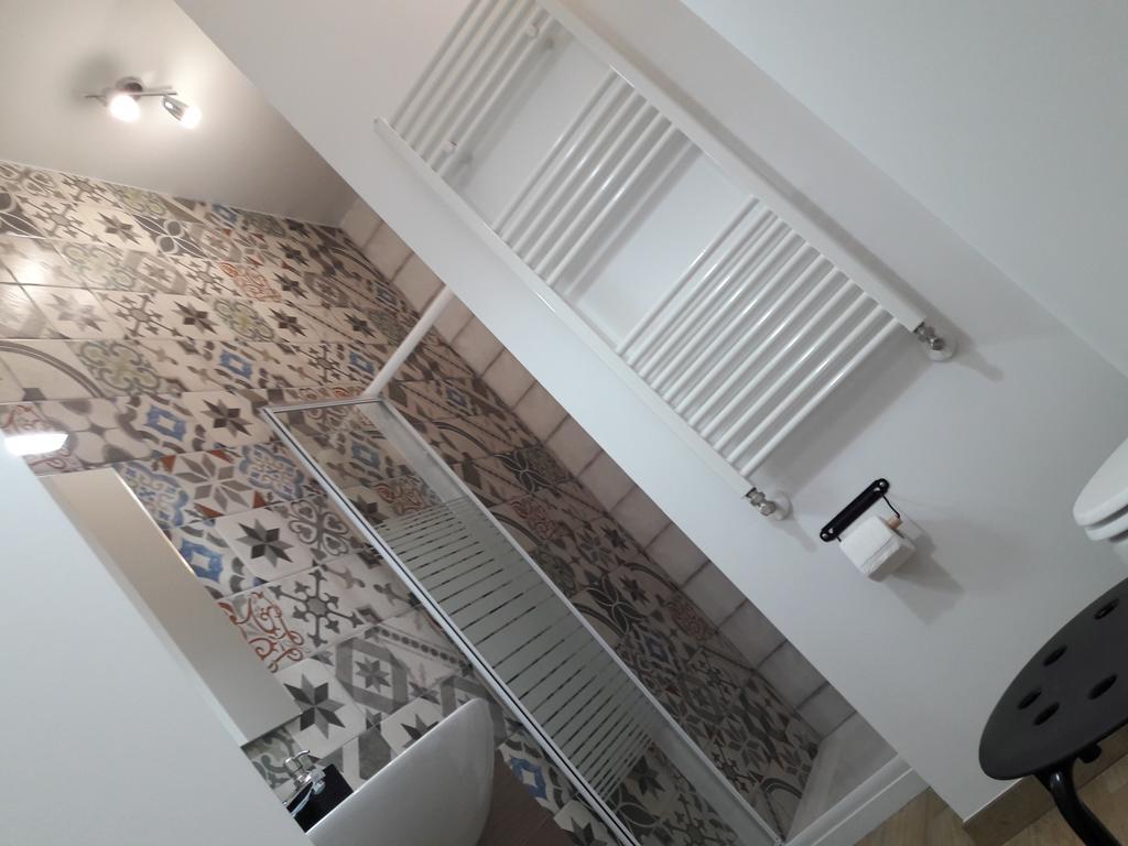 Double or Twin Room Private External Bathroom