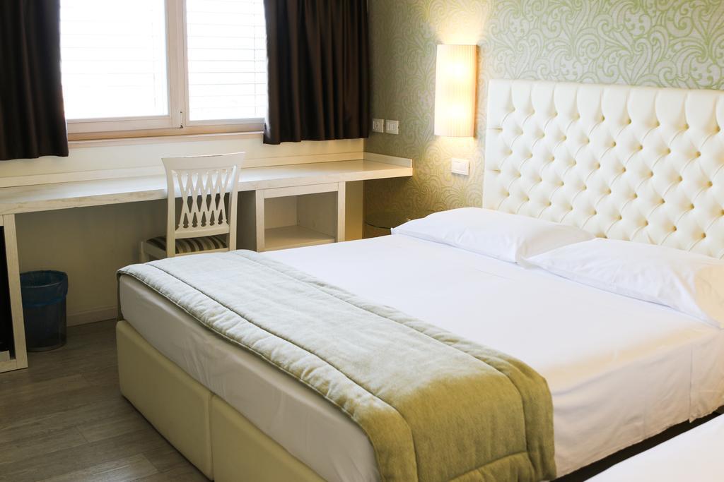 Quarto Triplo Standard