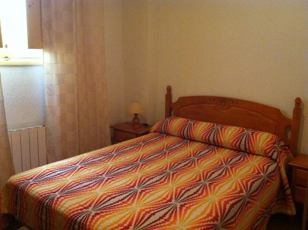 Tweepersoonskamer met een Extra Bed en een Eigen Badkamer