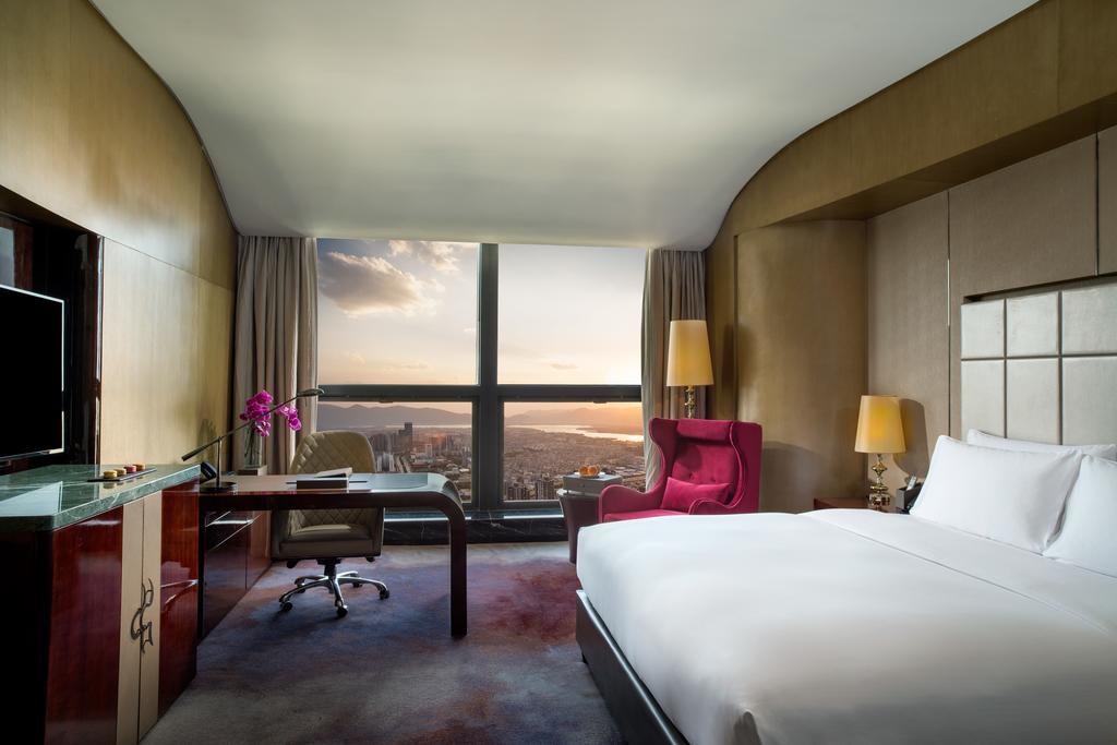 Luxury King Room with Lake View,434545776:JPEG