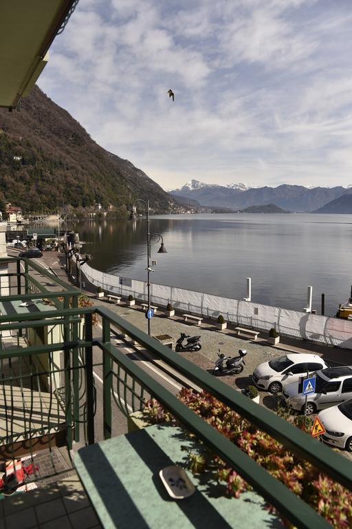 Camera Familiare con Balcone e Vista Lago