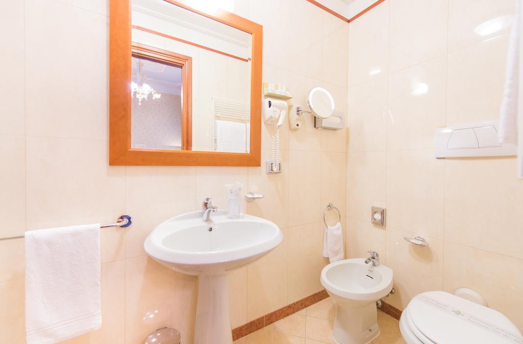 Standard Double Room,1080772090:JPEG