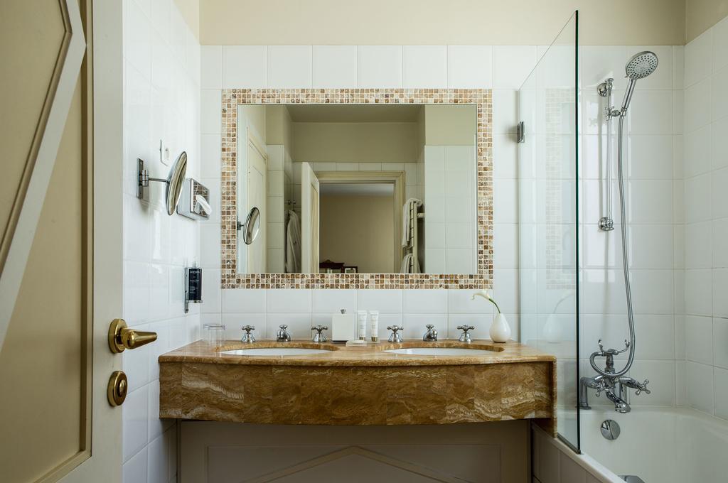 Deluxe Double Room,451164768:JPEG