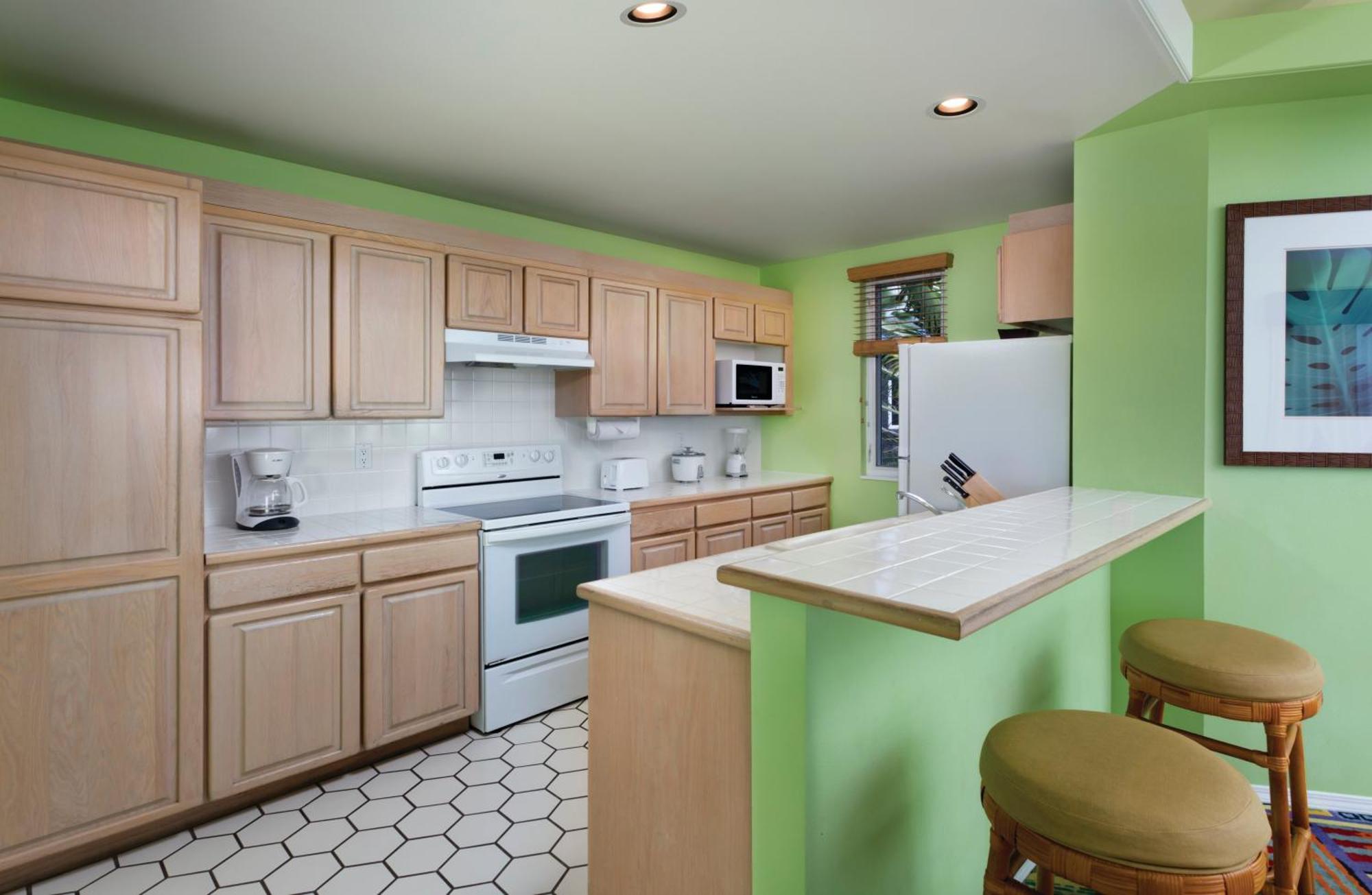Two Bedroom Condo,580885911:JPEG