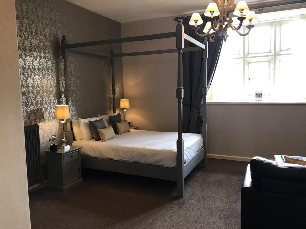 Superior Double Room with Four Poster Bed