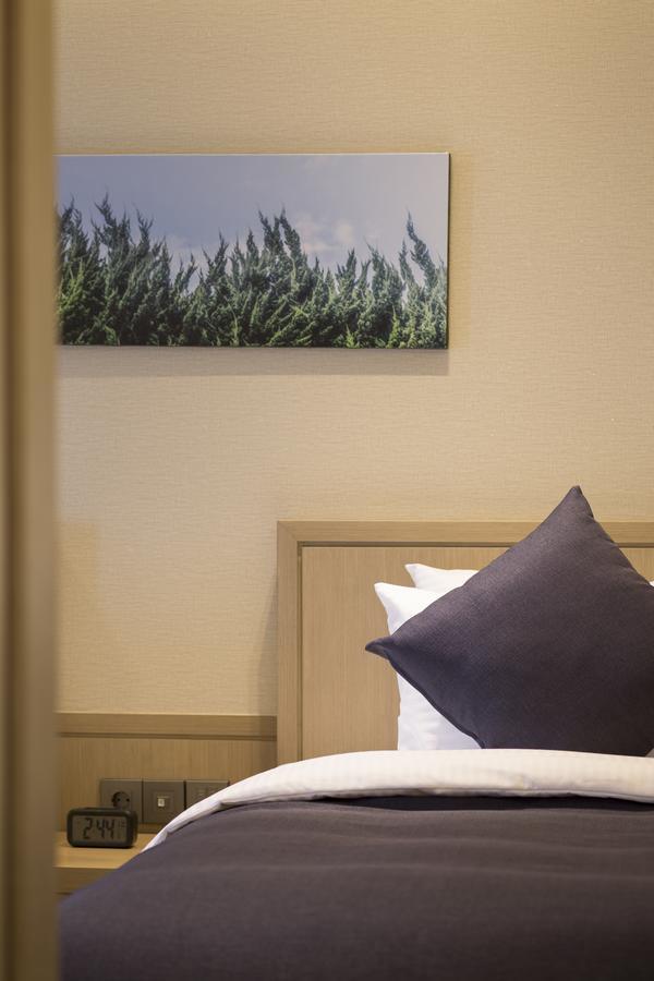 Suite,832703291:JPEG