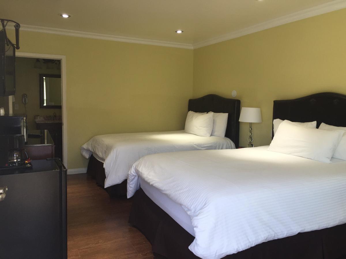 Deluxe Queen Room Two Queen Beds
