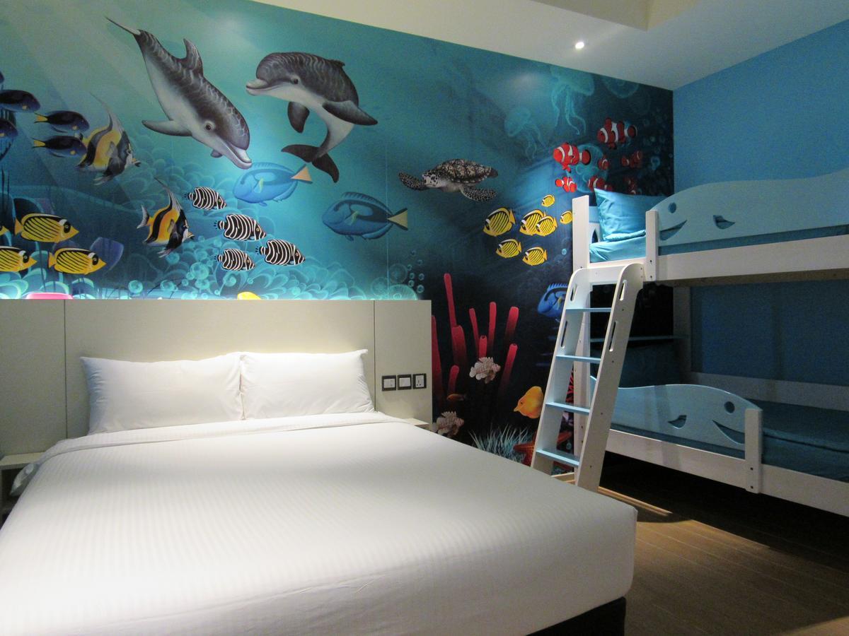 Standard Family Room,526260702:JPEG