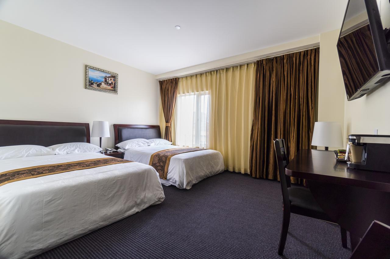 Standard Double Room,528322701:JPEG