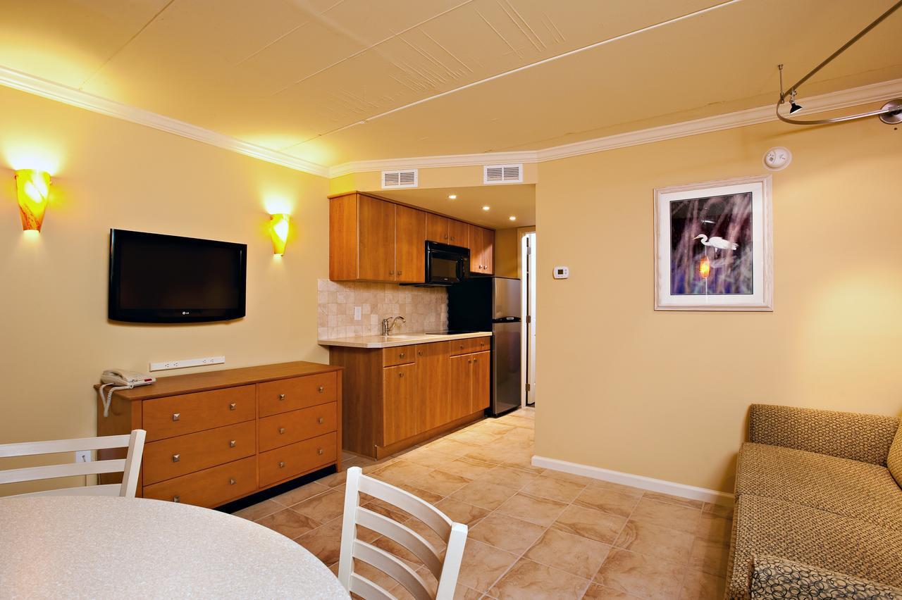 Deluxe Suite with Sea View,558605706:JPEG