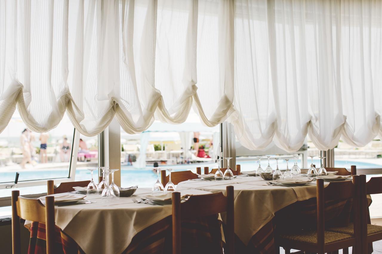 Standard Triple Room with Sea View,604848357:JPEG