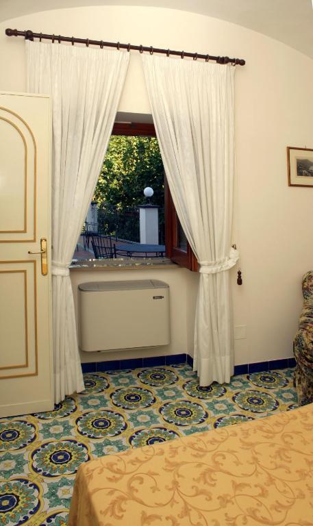 Quarto com Cama de Casal ou 2 de Solteiro