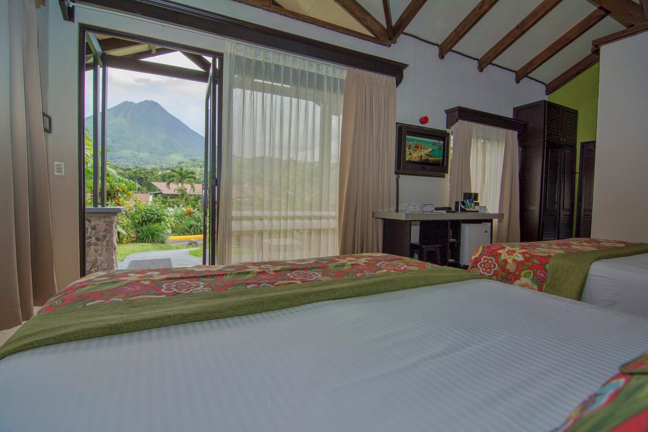 Junior Suite con cama grande - Vista al volcán