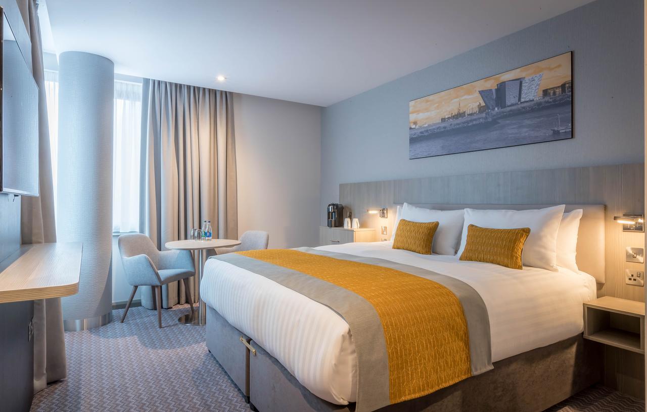 Deluxe Super Kamer met Kingsize Bed