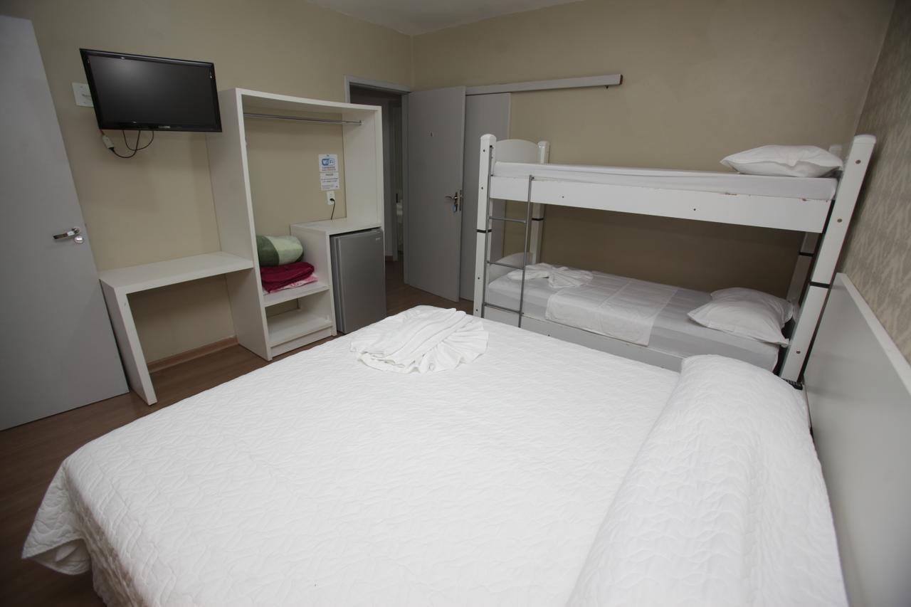 Quarto Standard com 2 ou 4 Camas de Solteiro