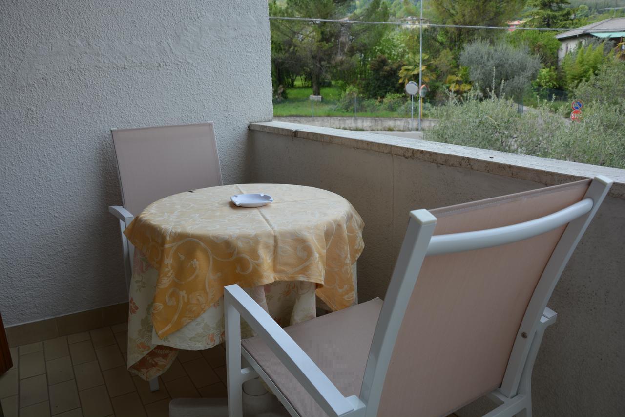 Doppel-/Zweibettzimmer mit Balkon